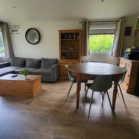 Mobile Dans Un Domaine Forestier Σαλέ Saint-Laurent-des-Bois